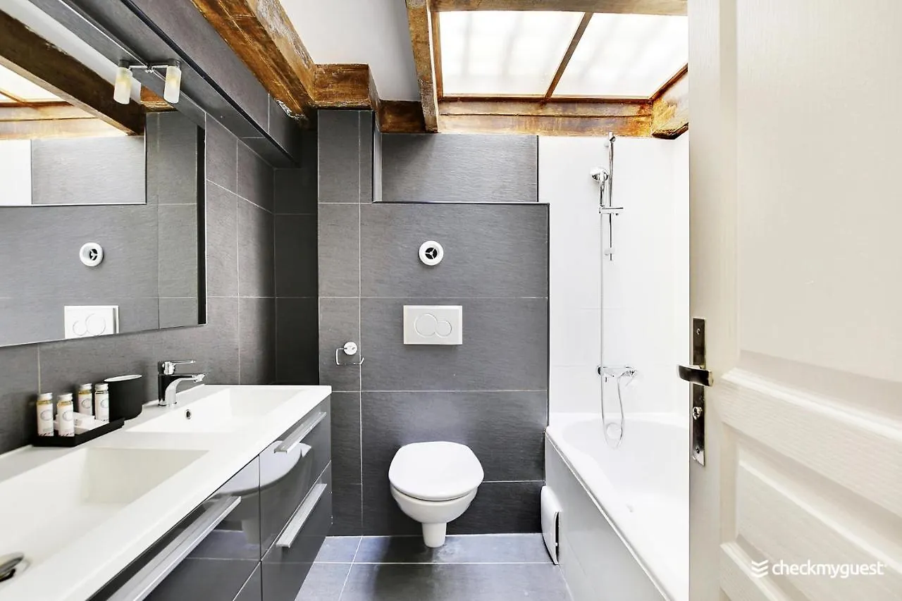 Magnifique Loft Atelier Parisien 180m2. Appartamento
